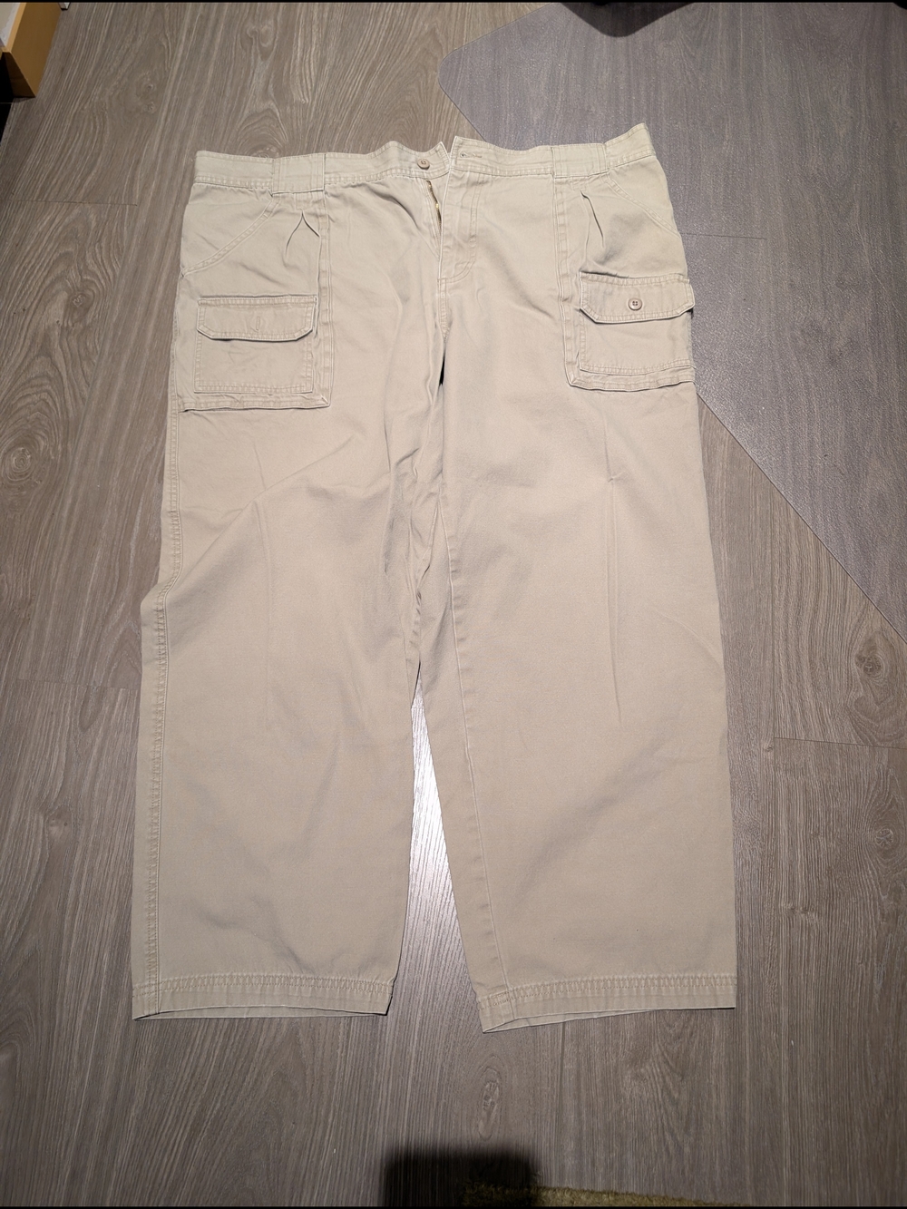 Cabela's Men's Cargo Pants in Light Tan